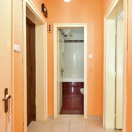 Spacious At Central Location - Karavelov * Варна