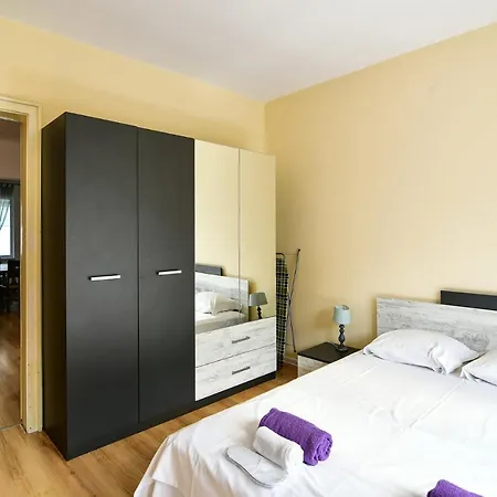 Апартаменты Spacious At Central Location - Karavelov *