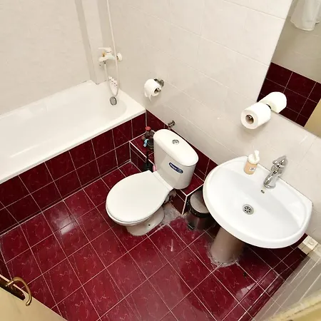 Spacious At Central Location - Karavelov Апартаменты Варна